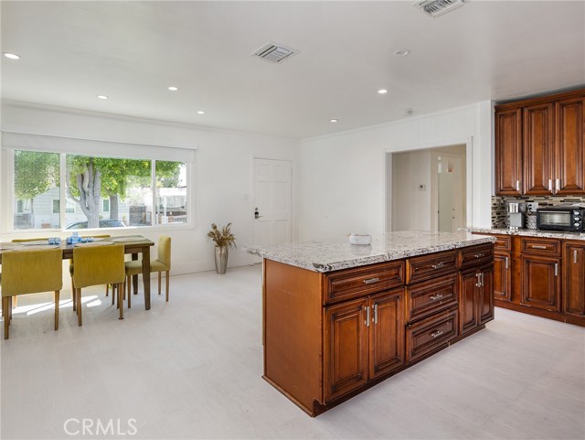 7559 Midfield Avenue, Los Angeles CA: https://media.crmls.org/medias/292cb24b-ac11-4312-873b-866f15eafe77.jpg