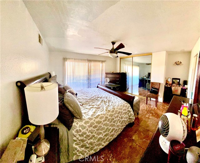 Detail Gallery Image 9 of 13 For 17441 Virginia Ave #E,  Bellflower,  CA 90706 - 3 Beds | 2 Baths