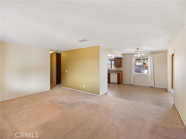 Detail Gallery Image 10 of 32 For 22620 Powhatan Rd, Apple Valley,  CA 92308 - 3 Beds | 2 Baths