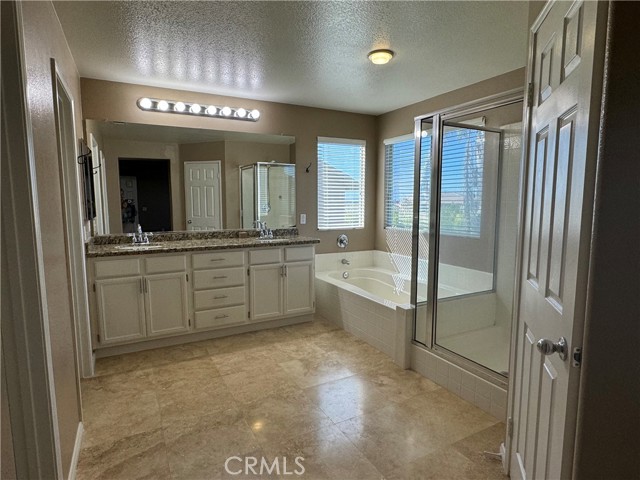 Detail Gallery Image 8 of 11 For 19562 Rotterdam, Riverside,  CA 92508 - 3 Beds | 2/1 Baths