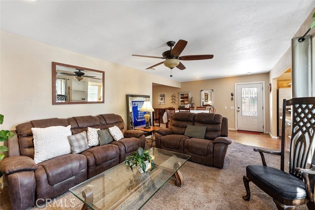Detail Gallery Image 15 of 34 For 40177 Lakeview Dr, Big Bear Lake,  CA 92315 - 3 Beds | 2 Baths