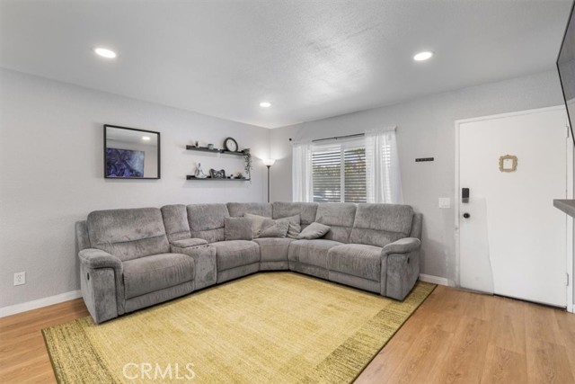 Detail Gallery Image 9 of 63 For 806 S Sandalwood Ave, Bloomington,  CA 92316 - 3 Beds | 2 Baths
