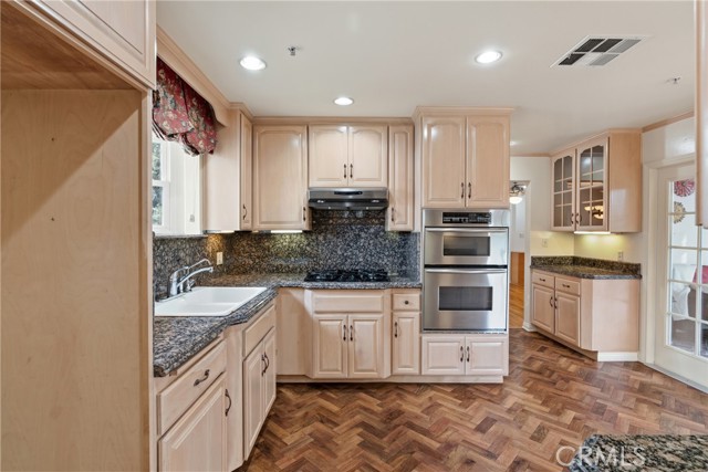 Detail Gallery Image 12 of 34 For 1820 Edgewood Dr, Alhambra,  CA 91803 - 3 Beds | 2/1 Baths