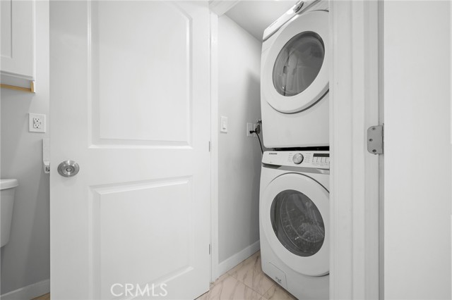 Detail Gallery Image 13 of 20 For 1159 Western Ave #a, Glendale,  CA 91201 - 2 Beds | 2 Baths