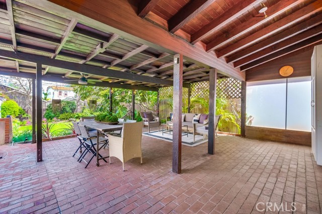 Detail Gallery Image 32 of 48 For 320 Park Ave, Long Beach,  CA 90814 - 4 Beds | 2/1 Baths