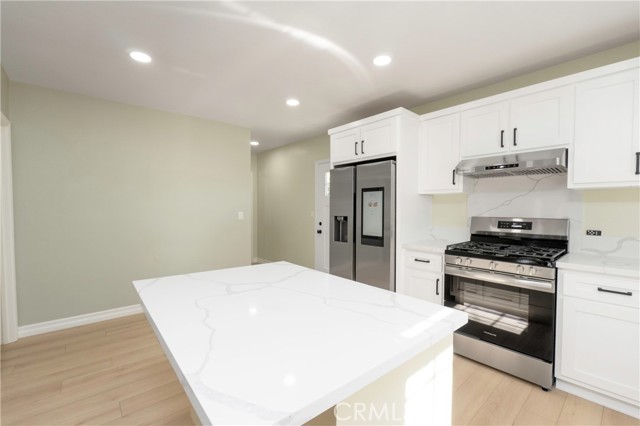 Detail Gallery Image 6 of 22 For 3895 Castleman, Riverside,  CA 92503 - 2 Beds | 2 Baths