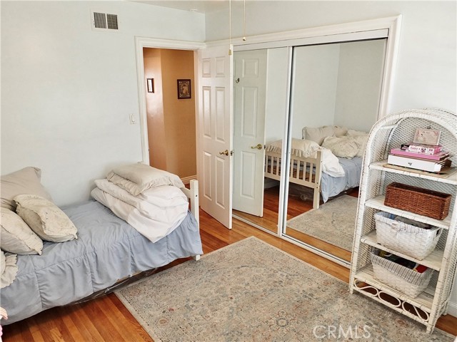 Image 19 of 43 For 6151 Wentworth