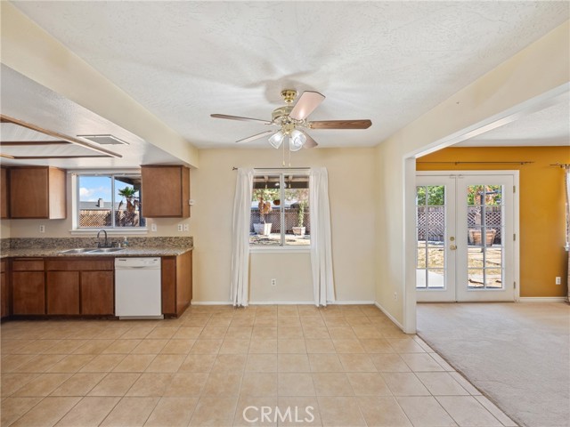 Detail Gallery Image 11 of 32 For 22620 Powhatan Rd, Apple Valley,  CA 92308 - 3 Beds | 2 Baths