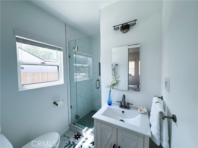 Detail Gallery Image 16 of 33 For 2817 Easy Ave, Long Beach,  CA 90810 - 3 Beds | 2 Baths