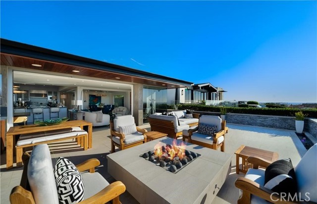 Detail Gallery Image 4 of 56 For 1020 White Sails, Corona Del Mar,  CA 92625 - 3 Beds | 3 Baths