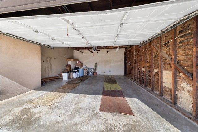 725 Michigan Avenue, Beaumont CA: https://media.crmls.org/medias/293385cf-e833-456d-9655-a22cf989aa69.jpg