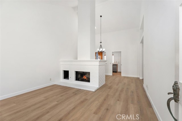 Detail Gallery Image 4 of 15 For 17 Dartmouth, Irvine,  CA 92612 - 2 Beds | 2 Baths