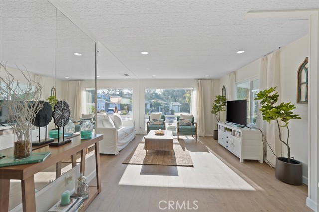 Detail Gallery Image 17 of 68 For 5168 Indian Ct, Oceanside,  CA 92057 - 2 Beds | 2 Baths