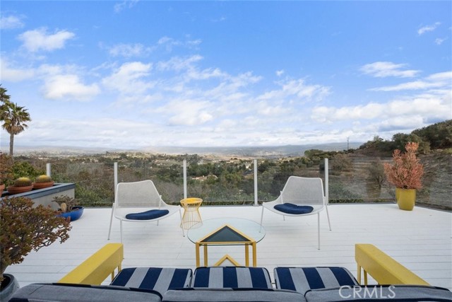 5088 San Jacinto Circle West, Fallbrook CA: https://media.crmls.org/medias/29342a69-04b3-4fed-9225-791c68a5156b.jpg
