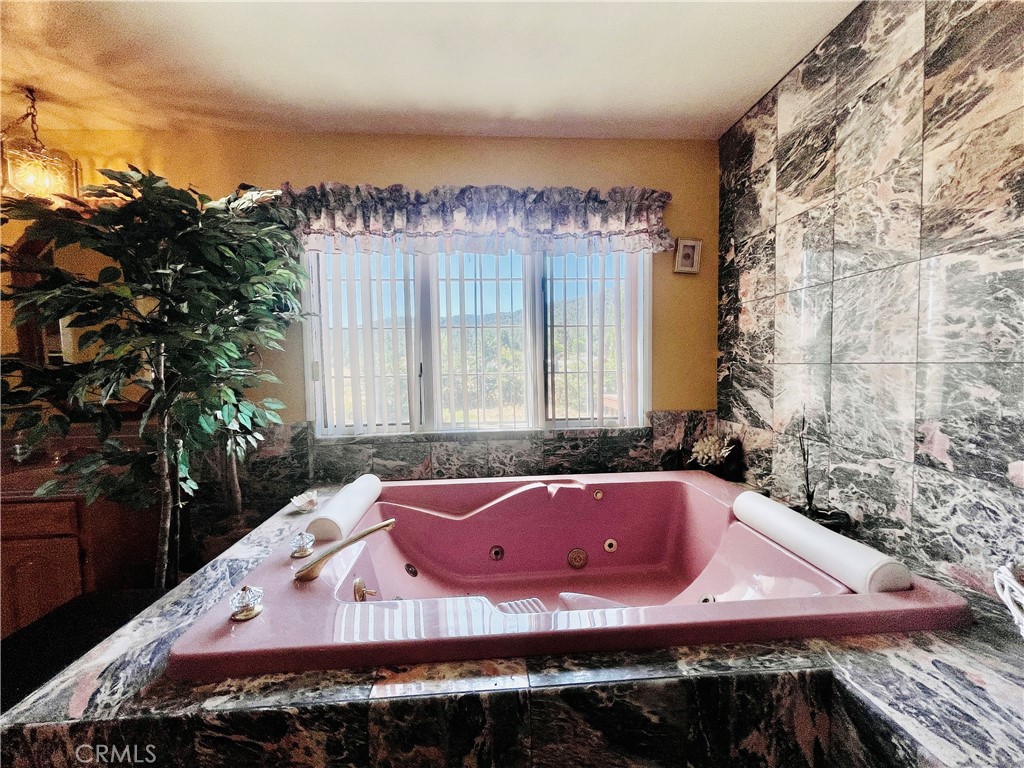 https://media.crmls.org/medias/2934b65b-c067-42e6-b642-ac78550181d4.jpg?preset=X-Large