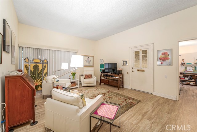 Detail Gallery Image 8 of 60 For 2220 E via Mariposa East #H,  Laguna Woods,  CA 92637 - 2 Beds | 1 Baths