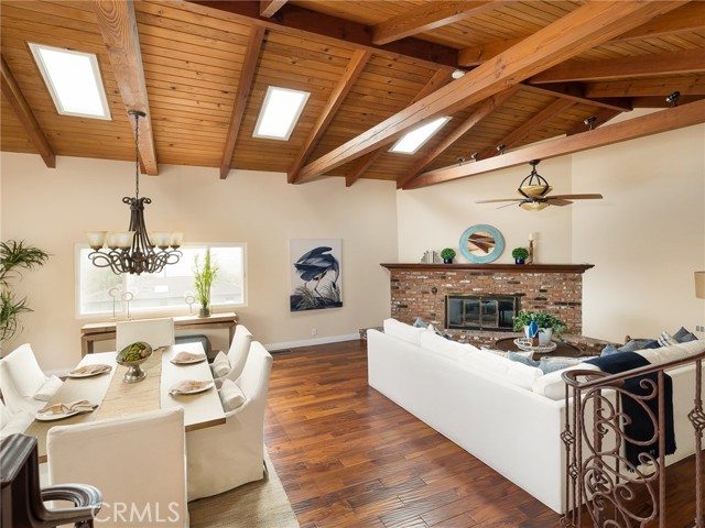 Detail Gallery Image 2 of 26 For 714 W Mariposa Ave, El Segundo,  CA 90245 - 5 Beds | 3/1 Baths