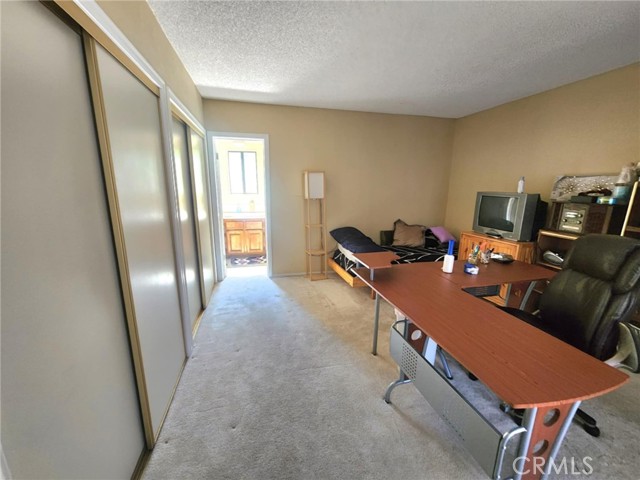 450 Fairway Drive, Palmdale CA: https://media.crmls.org/medias/2935c89f-09ce-4ef7-b8b5-afb45b7e5a90.jpg