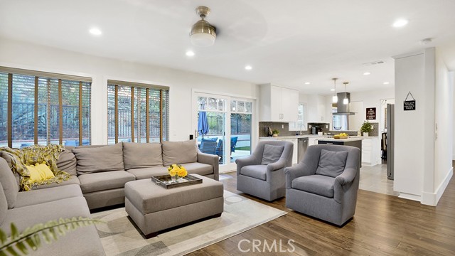 27 Apache Drive, Trabuco Canyon CA: https://media.crmls.org/medias/29375232-8a5c-4261-9630-371df6dda0a7.jpg