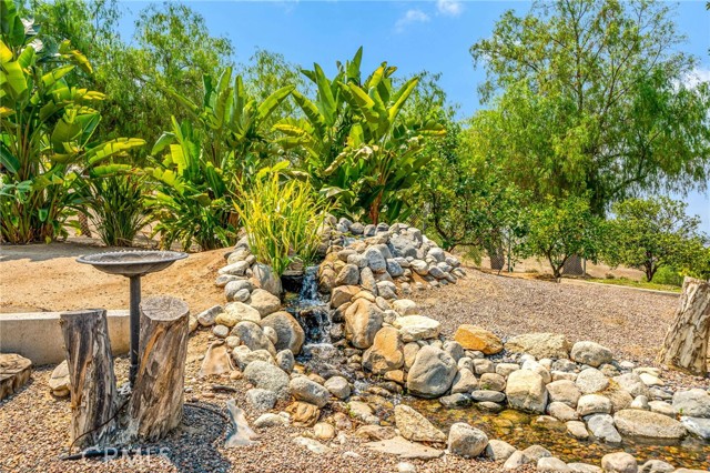 40555 Benji Lane, Hemet CA: https://media.crmls.org/medias/2937d6f3-76f3-46e2-8920-c02757935006.jpg