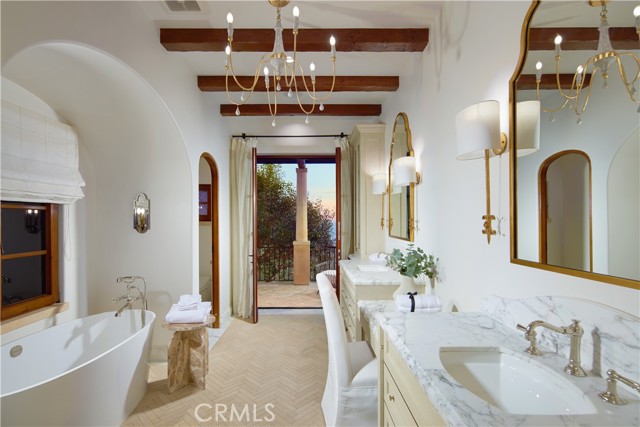 Detail Gallery Image 14 of 42 For 1302 Skyline Dr, Laguna Beach,  CA 92651 - 4 Beds | 4/1 Baths