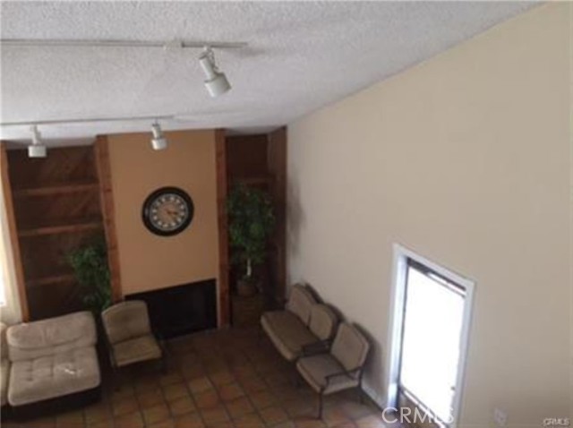 18411 HATTERAS, Tarzana CA: https://media.crmls.org/medias/29386d19-1fe0-4532-93ae-17f52568afd5.jpg