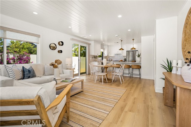 2134 Orange Avenue, Costa Mesa CA: https://media.crmls.org/medias/2938e00e-c5fa-4959-aa55-ae8e9b01f725.jpg