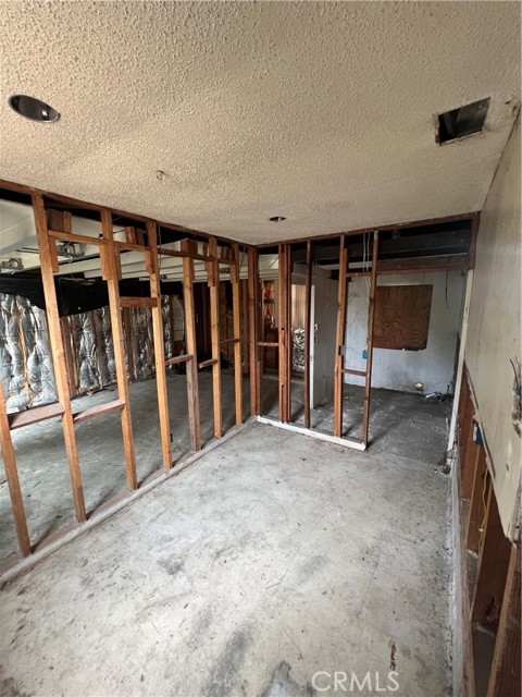 9904 Rives Avenue, Downey CA: https://media.crmls.org/medias/29396bc5-9600-44f4-aaf4-273c29983499.jpg