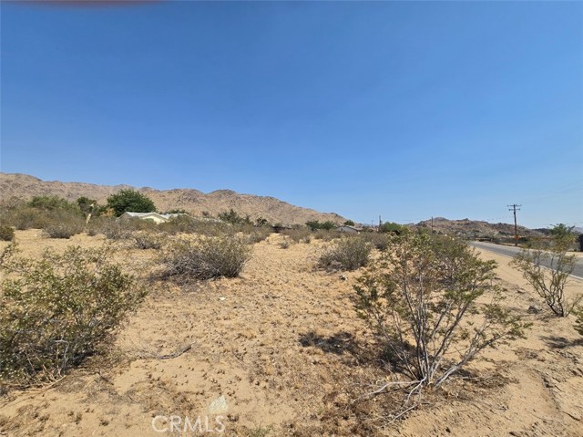 Detail Gallery Image 3 of 9 For 14963 Laguna Seca Dr, Apple Valley,  CA 92307 - – Beds | – Baths
