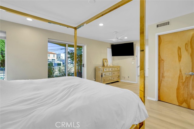 Detail Gallery Image 21 of 42 For 702 10th St, Hermosa Beach,  CA 90254 - 4 Beds | 3/1 Baths