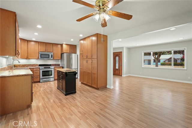 Detail Gallery Image 10 of 34 For 3534 Hearst Dr, Simi Valley,  CA 93063 - 3 Beds | 2 Baths
