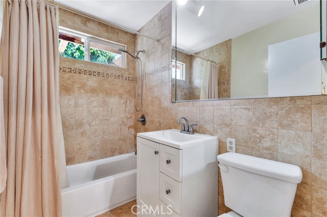 Detail Gallery Image 25 of 51 For 8819 Glider, Los Angeles,  CA 90045 - 3 Beds | 2 Baths