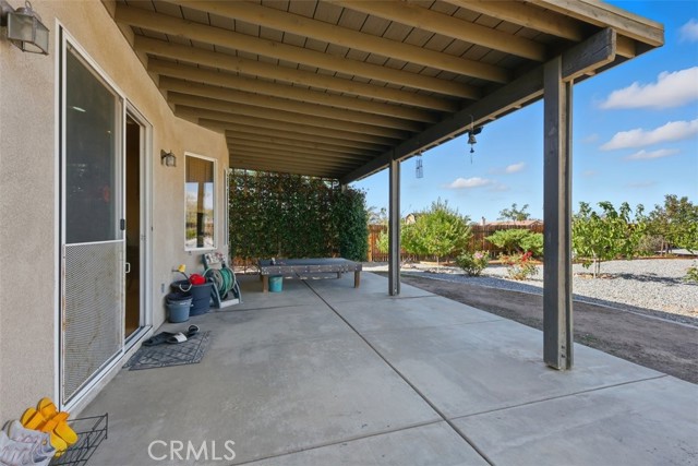 21268 Chardonnay, Apple Valley CA: https://media.crmls.org/medias/293ac547-30ed-48ae-86db-76857883011c.jpg