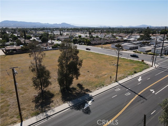 6909 Victoria Avenue, Highland, California 92346, ,Commercial Lease,For Rent,6909 Victoria Avenue,CRIV23198008