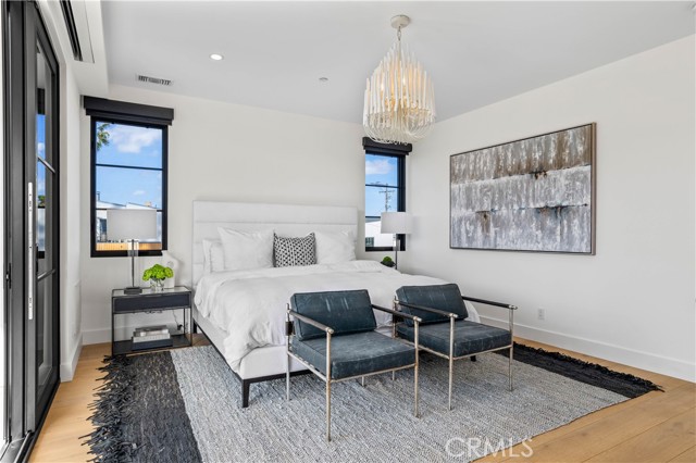 Detail Gallery Image 11 of 33 For 304 Goldenrod Ave, Corona Del Mar,  CA 92625 - 4 Beds | 3/2 Baths