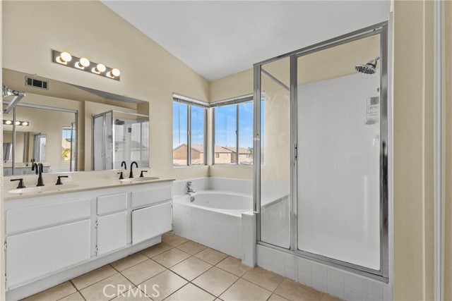 Detail Gallery Image 27 of 69 For 13806 Salado, Victorville,  CA 92392 - 4 Beds | 3 Baths