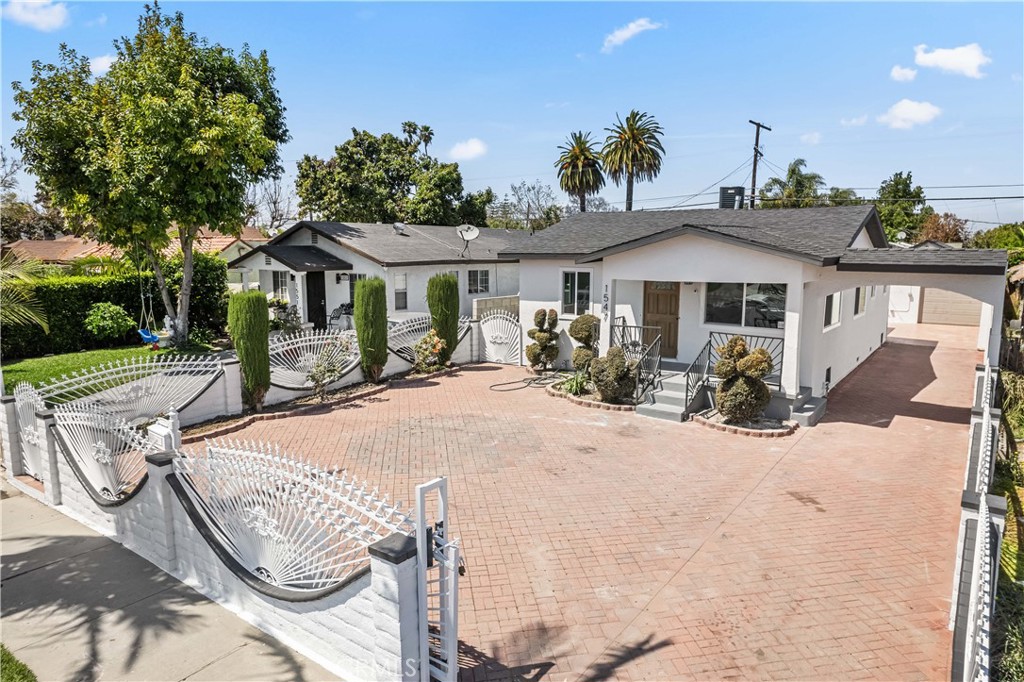 1547 W 69th Street