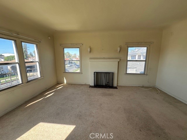 8018 S New Hampshire Avenue, Los Angeles CA: https://media.crmls.org/medias/293ff71e-d125-46be-b242-a4c84ba7ed71.jpg