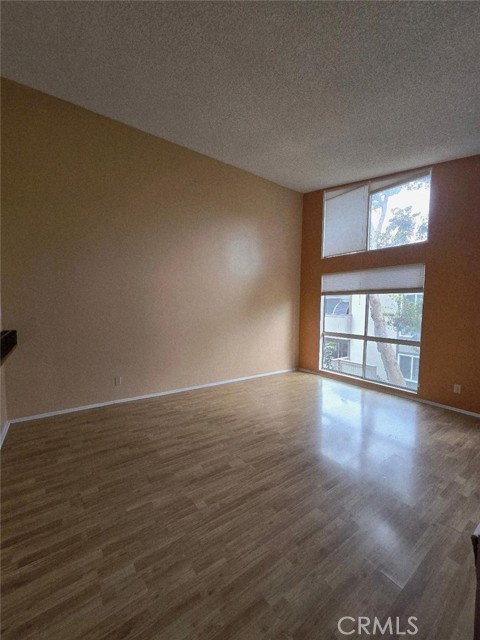 Detail Gallery Image 4 of 12 For 832 Coriander Drive #E,  Torrance,  CA 90502 - 1 Beds | 1 Baths