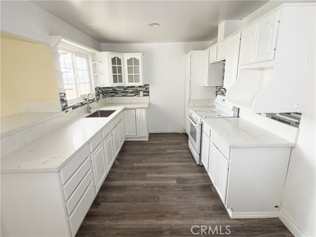 Detail Gallery Image 11 of 33 For 1420 Avenida Del Vista, Corona,  CA 92882 - 4 Beds | 3 Baths