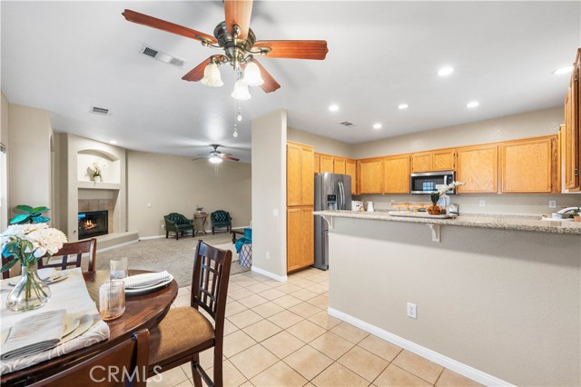 Detail Gallery Image 9 of 33 For 4139 W Avenue J6, Lancaster,  CA 93536 - 4 Beds | 2 Baths