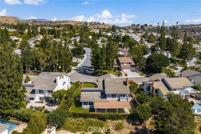 719 S Goldfinch Way, Anaheim Hills CA: https://media.crmls.org/medias/29412f62-6379-4cb0-a6ca-d8506af49670.jpg