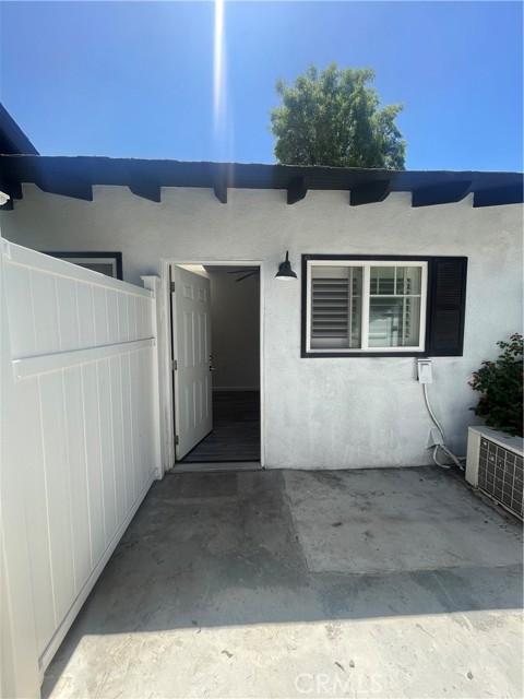 7844 Nevada Avenue, Canoga Park CA: https://media.crmls.org/medias/29428fe9-9023-43ad-bc6f-e08b1d306121.jpg