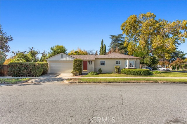 838 838 College Ave, Redlands CA: https://media.crmls.org/medias/2942b6e7-8ca6-4357-aa3c-49639d595006.jpg