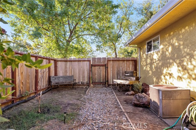 1171 Peach Street, Corning CA: https://media.crmls.org/medias/294360f7-b01e-4eb8-9a51-b04bd0920211.jpg