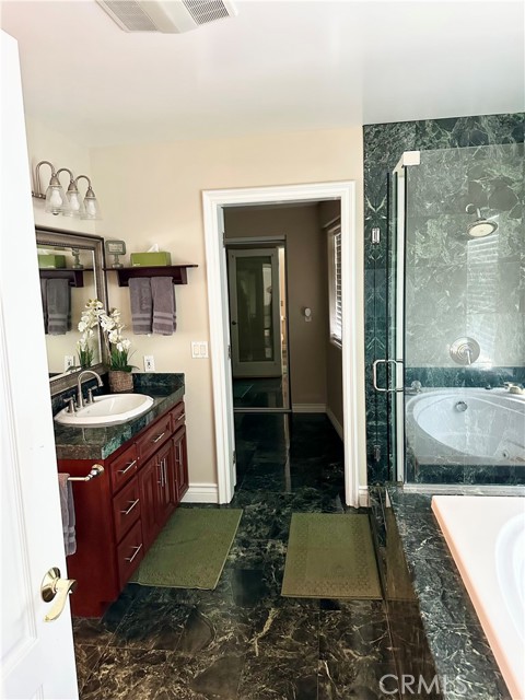 Detail Gallery Image 7 of 18 For 11832 S Circle, Whittier,  CA 90601 - 1 Beds | 1 Baths