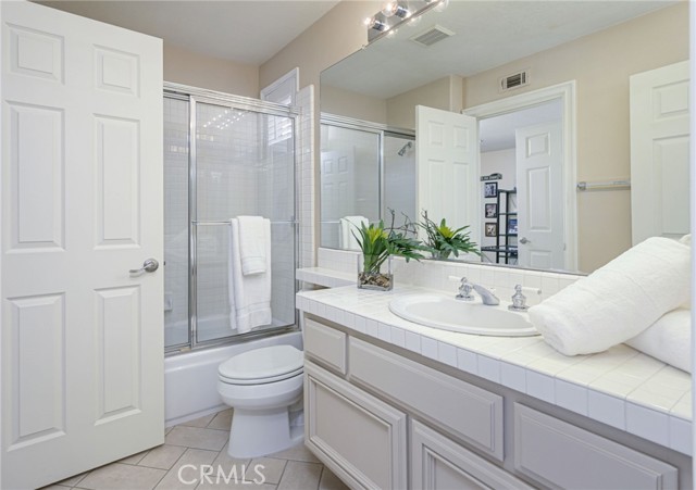 Detail Gallery Image 30 of 47 For 5555 Meadow Lake Ln, Yorba Linda,  CA 92887 - 3 Beds | 2/1 Baths