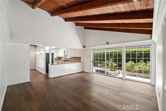 Detail Gallery Image 13 of 39 For 23172 Gainford St, Woodland Hills,  CA 91364 - 3 Beds | 2/1 Baths