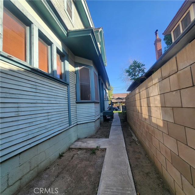 Detail Gallery Image 5 of 6 For 3339 Mulberry, Riverside,  CA 92501 - 6 Beds | 4 Baths