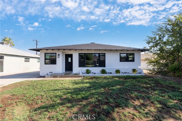 557 E Trenton, San Bernardino CA: https://media.crmls.org/medias/29465c99-4cb7-40c0-bf89-3e02c7a5683e.jpg
